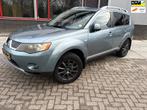 Mitsubishi Outlander 2.4 Intense+ 7 Persoons 4X4 NAVI AIRCO, Auto's, Mitsubishi, Metallic lak, 4 cilinders, 7 stoelen, Origineel Nederlands