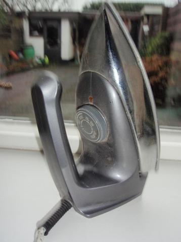 Philips strijkijzer - 1200W beschikbaar voor biedingen