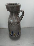 Hoge grijskleurige grote vaas vloervaas vintage west Germany, Huis en Inrichting, Woonaccessoires | Vazen, Overige kleuren, Aardewerk of Porselein