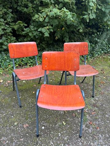 3 eetkamerstoelen (vintage/old school/jaren60) beschikbaar voor biedingen