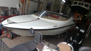 Marina Speedboot 5M - Opknapper - Incl Trailer - Geen Motor! beschikbaar voor biedingen