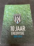 Heracles Almelo - 10 Jaar Eredivisie (2005-2015), Ophalen of Verzenden, Gelezen, Vondeling, Balsport