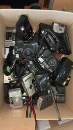 Drie dozen met defecte Compacte analoge camera’s + bonusdoos, Ophalen, Niet werkend, Compact, Overige Merken