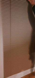 Beige en witte jaloezieën, Huis en Inrichting, Stoffering | Gordijnen en Lamellen, Gebruikt, 100 tot 150 cm, Bruin, Ophalen of Verzenden