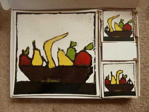 Schaal groot + 4 kleine schaaltjes - Gelderse Vallei, Antiek en Kunst, Antiek | Schalen, Ophalen of Verzenden