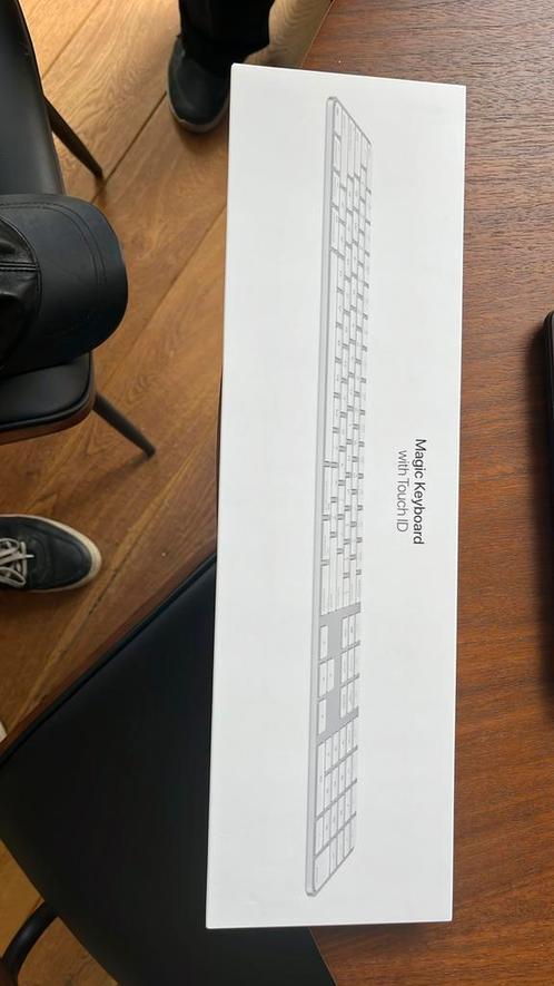 Apple Magic, Computers en Software, Toetsenborden, Zo goed als nieuw, Qwerty, Ophalen