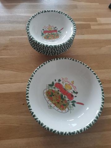 Italiaans servies – 6 diepe (pasta)borden + serveerschaal beschikbaar voor biedingen