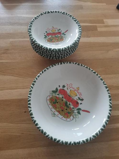 Italiaans servies – 6 diepe (pasta)borden + serveerschaal, Huis en Inrichting, Keuken | Servies, Zo goed als nieuw, Bord(en), Overige stijlen