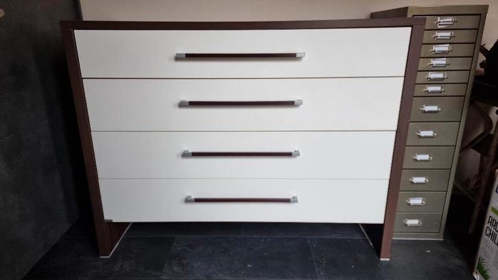 Mooie en stevige commode / ladenkast, Kinderen en Baby's, Kinderkamer | Commodes en Kasten, Zo goed als nieuw, Commode, 90 tot 105 cm