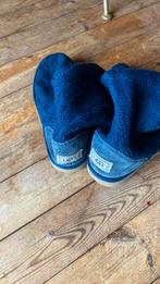 Ugs. De echte, maat 38 3940. Blauw gebreid., Kleding | Dames, Schoenen, Ophalen of Verzenden, Zo goed als nieuw, Blauw, Sneakers of Gympen