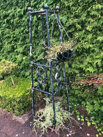 Vintage smeedijzeren rozenzuil - plantentoren beschikbaar voor biedingen