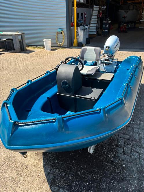 Whaly. 370 met div opties, Watersport en Boten, Vis- en Consoleboten, Zo goed als nieuw, 10 tot 30 pk, 3 tot 6 meter, Benzine