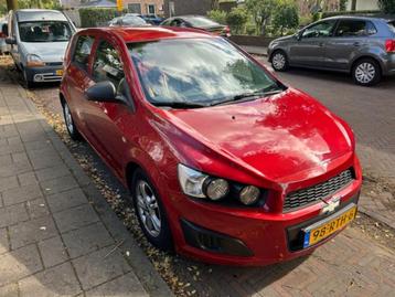 Chevrolet Aveo 1.2 5-DEURS 2011 Rood beschikbaar voor biedingen