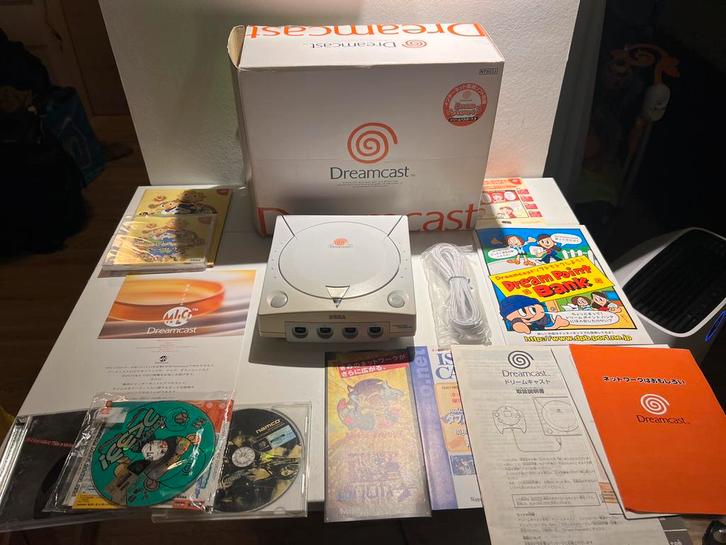 Sega Dreamcast originele Japan Versie met doos + controllers, Spelcomputers en Games, Spelcomputers | Sega, Gebruikt, Saturn of Dreamcast