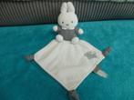 Grijs/wit nijntje Miffy met piepje doekje met hondje Tiamo, Ophalen of Verzenden, Zo goed als nieuw, Overige typen