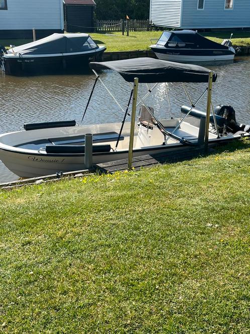 Fijn voor een dagtochtje, Watersport en Boten, Motorboten en Motorjachten, Zo goed als nieuw, Polyester, Tot 6 meter, Benzine