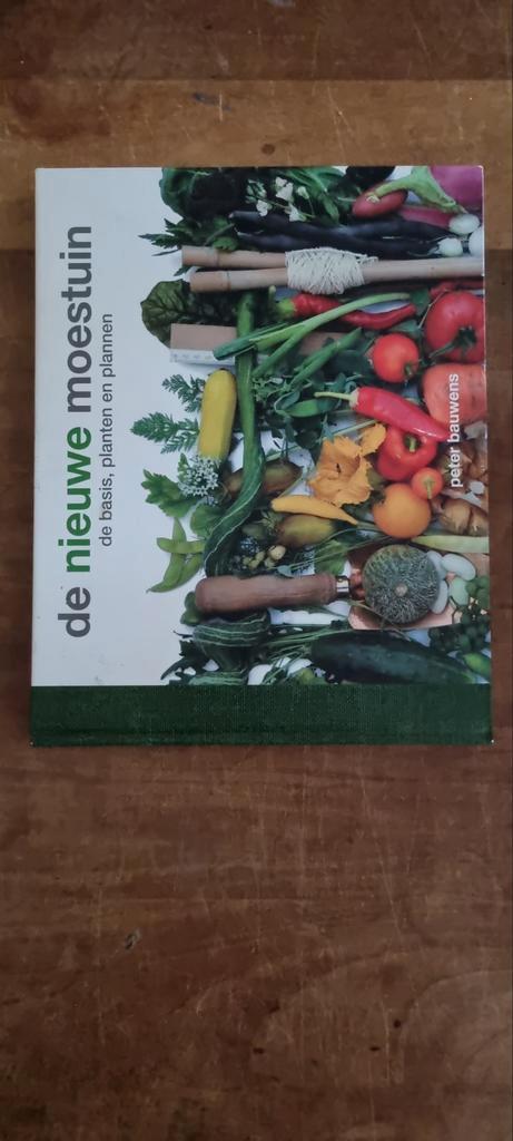 De Nieuwe Moestuin - Peter Bauwens, Boeken, Wonen en Tuinieren, Zo goed als nieuw, Moestuin, Ophalen of Verzenden
