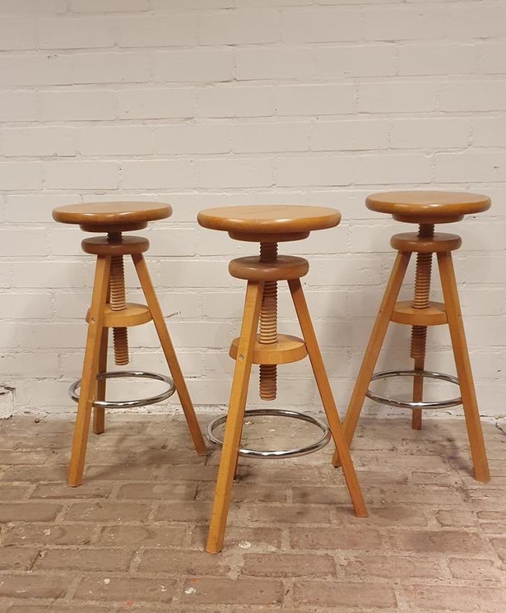 vintage barkruk, Huis en Inrichting, Barkrukken, Gebruikt, 60 tot 90 cm, Hout, 3 krukken, In hoogte verstelbaar, Ophalen