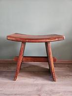Houten krukje Japandi stijl, teak of suar hout, Gebruikt, Bruin, Vintage, Ophalen of Verzenden