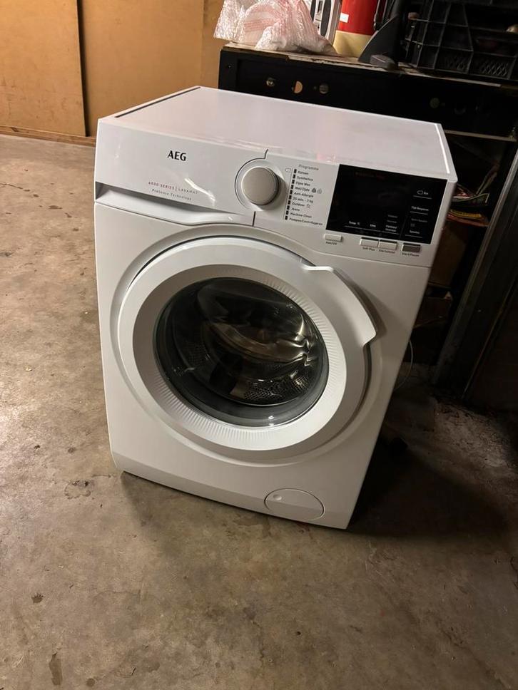 AEG 6000 series lavamat wasmachine, Witgoed en Apparatuur, Wasmachines, Zo goed als nieuw, 6 tot 8 kg, 85 tot 90 cm, 1200 tot 1600 toeren