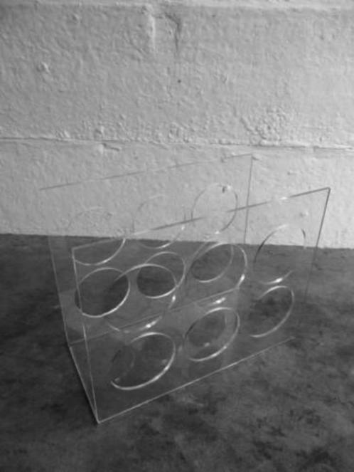 Plexiglas krantenbak of lectuurbak, vintage design, Huis en Inrichting, Woonaccessoires | Wijnrekken, Zo goed als nieuw, Kunststof