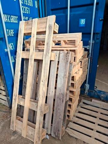gratis  pallets beschikbaar voor biedingen