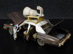 AutoWorld 1:18 Dodge Monaco BluesBrothers met Jake en Elwood, Hobby en Vrije tijd, Modelauto's | 1:18, Overige merken, AutoWorld