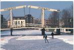 Schaatsen bij een brug Foto Rob Chrispijn, Verzenden, 1980 tot heden, Gelopen, Sport en Spel