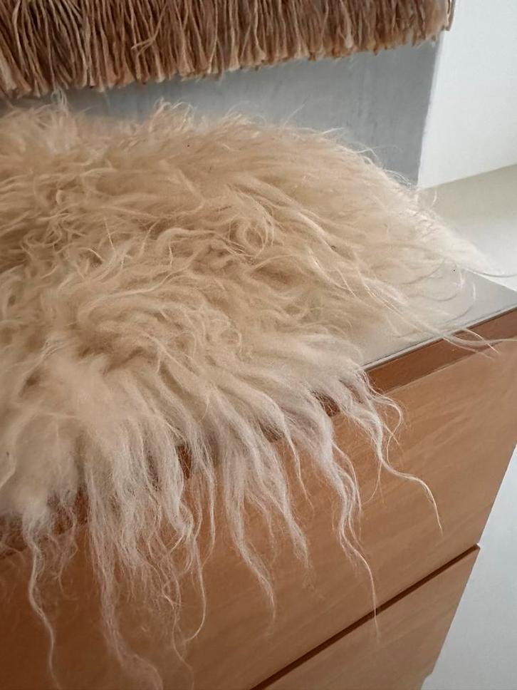 Schapenvacht Stoel Cover - Gebroken Wit, Huis en Inrichting, Stoffering | Tapijten en Kleden, Gebruikt, Minder dan 50 cm, Overige vormen