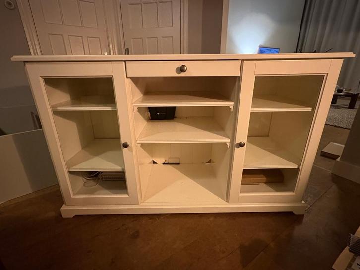 Buffetkast vitrine Liatorp IKEA, Huis en Inrichting, Kasten | Buffetkasten, Gebruikt, Minder dan 100 cm, 50 tot 100 cm, 25 tot 50 cm