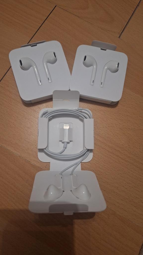3x Nieuwe Apple Oortjes met Draad - Lightning Connector, Audio, Tv en Foto, Koptelefoons, Nieuw, Ophalen of Verzenden