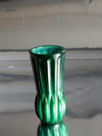 Oud Malachiet glazen vaasje  art deco beschikbaar voor biedingen