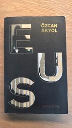 Eus - Özcan Akyol, Ophalen of Verzenden, Zo goed als nieuw, Sigarenbandjes