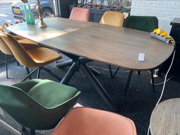 Tafel notenhout 240x100 deens ovaal matrixpoot rond buizen beschikbaar voor biedingen