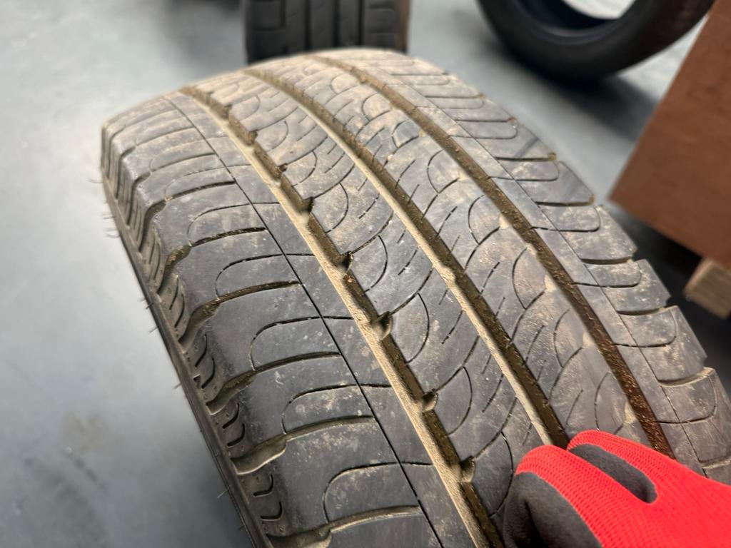2x 215 65 15C 104T Goodyear Efficient Grip Cargo 7MM+ 2021, 15 inch, Ophalen of Verzenden, Band(en), Zomerbanden