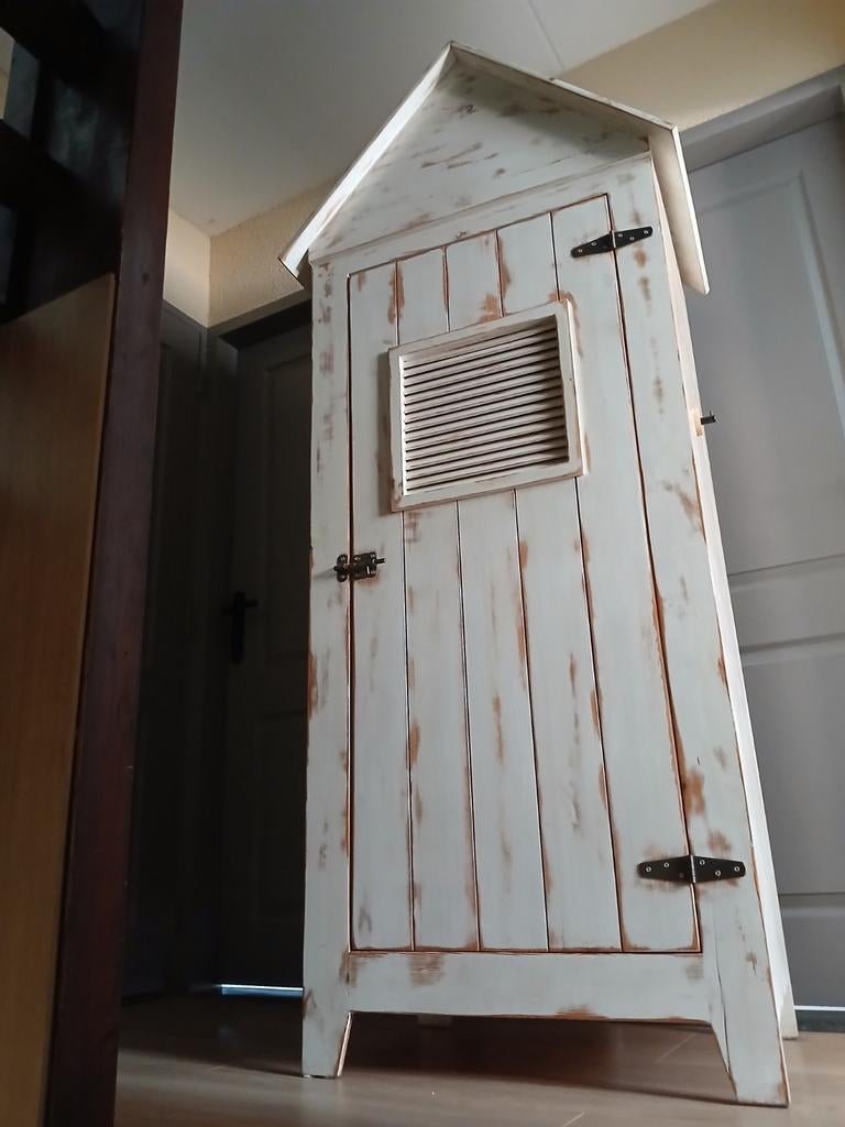 Baby kledingkast en bij behoorde bedje, Ophalen of Verzenden