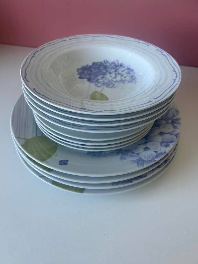 Prachtig 4 persoons servies Hortensia als nieuw!, Ophalen, Zo goed als nieuw, Bord(en), Overige stijlen