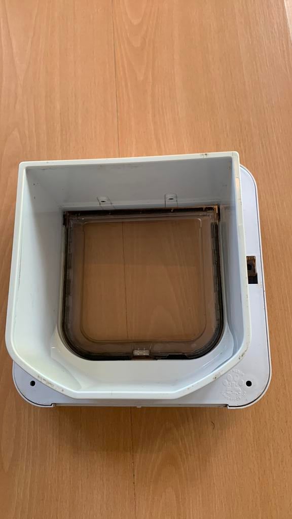 Sureflap Dierenluik Microchip - Kattenluik - 20x7x20 cm Wit, Ophalen of Verzenden, Gebruikt