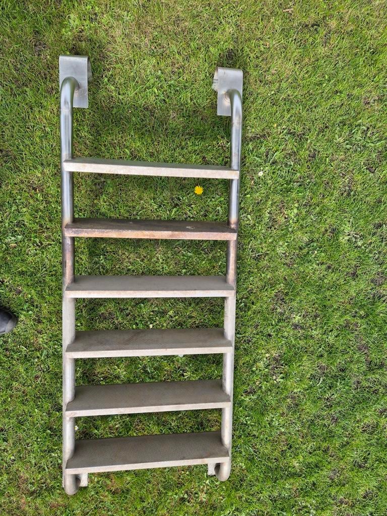 RVS Zwemtrap met beugels voor steiger - 1.60m x 0.65m, Watersport en Boten, Ophalen, Overige typen