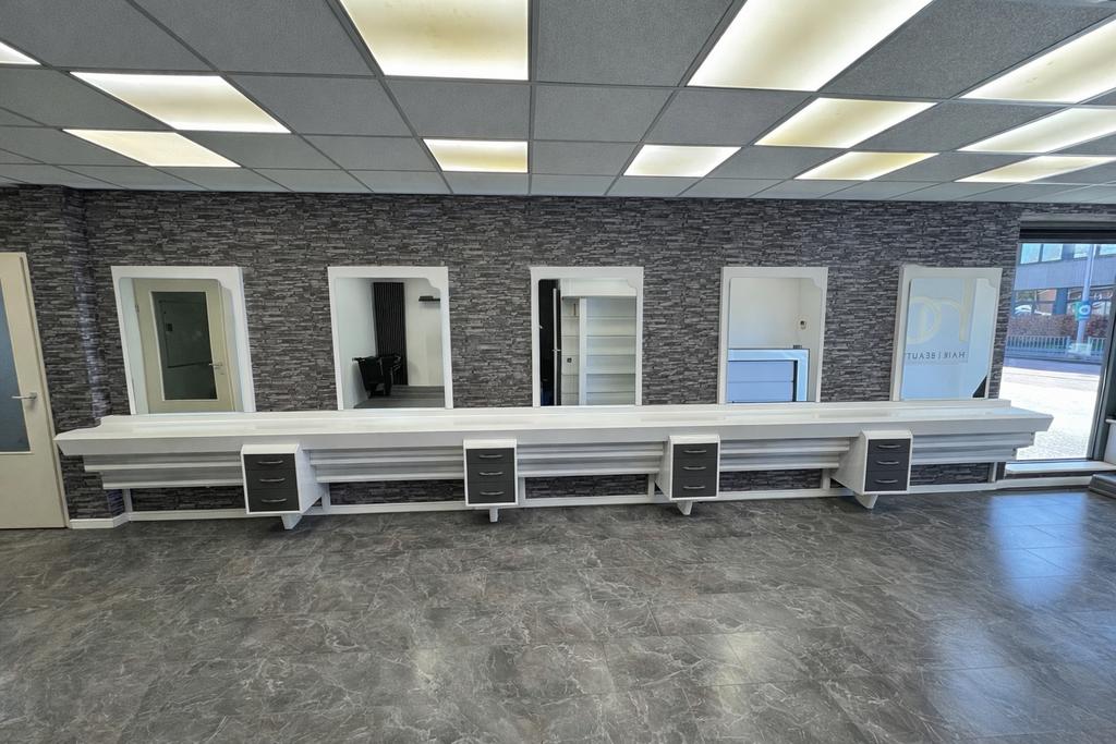 Kappers werkstation, Ophalen, Zo goed als nieuw