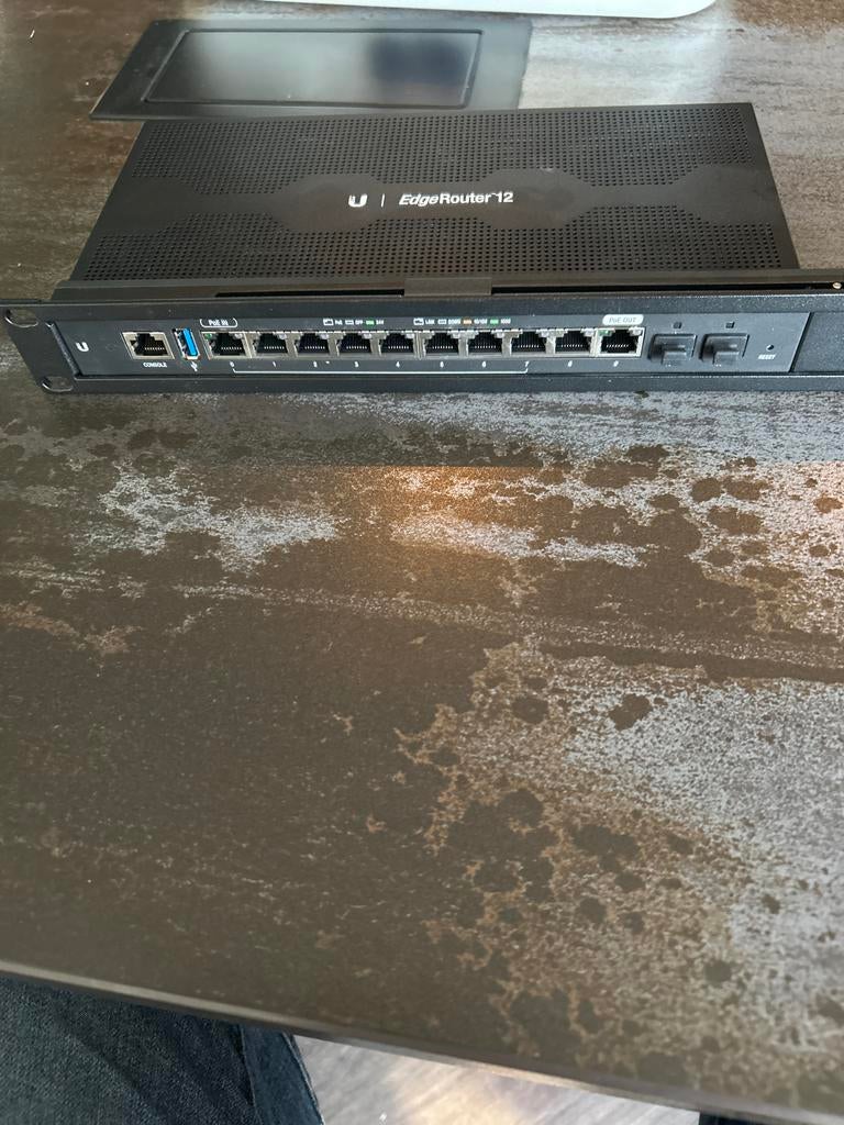 Ubiquiti EdgeRouter 12 - Krachtige Netwerkrouter, Computers en Software, Ophalen of Verzenden, Zo goed als nieuw, Router