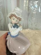 Lladro meisjes beeldje met puppy in nieuwstaat, Ophalen, Zo goed als nieuw, Mens