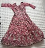 Roze Indiase Anarkali jurk met heavy cancan en dupatta - Maa, Ophalen of Verzenden, Zo goed als nieuw, Maat 42/44 (L), Roze