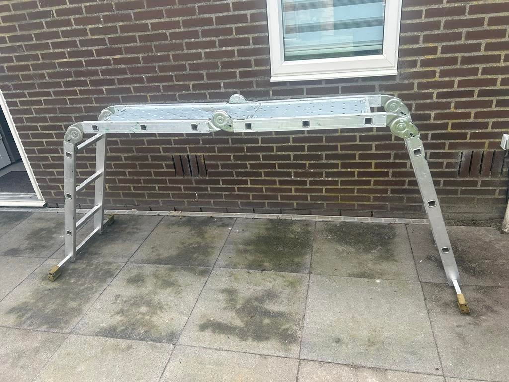 Aluminium vouwladder met platform, Doe-het-zelf en Verbouw, Ophalen of Verzenden, Gebruikt, Overige typen, Minder dan 2 meter