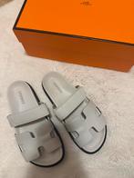 Hermes slippers dames, Kleding | Dames, Schoenen, Slippers, Ophalen of Verzenden, Zo goed als nieuw, Grijs