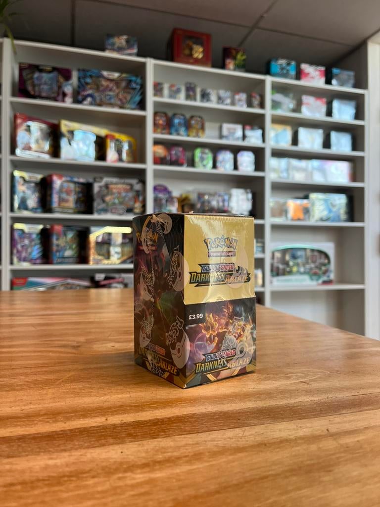 Pokémon Darkness Ablaze Booster Box (18), Hobby en Vrije tijd, Verzamelkaartspellen | Pokémon, Ophalen of Verzenden, Nieuw, Boosterbox