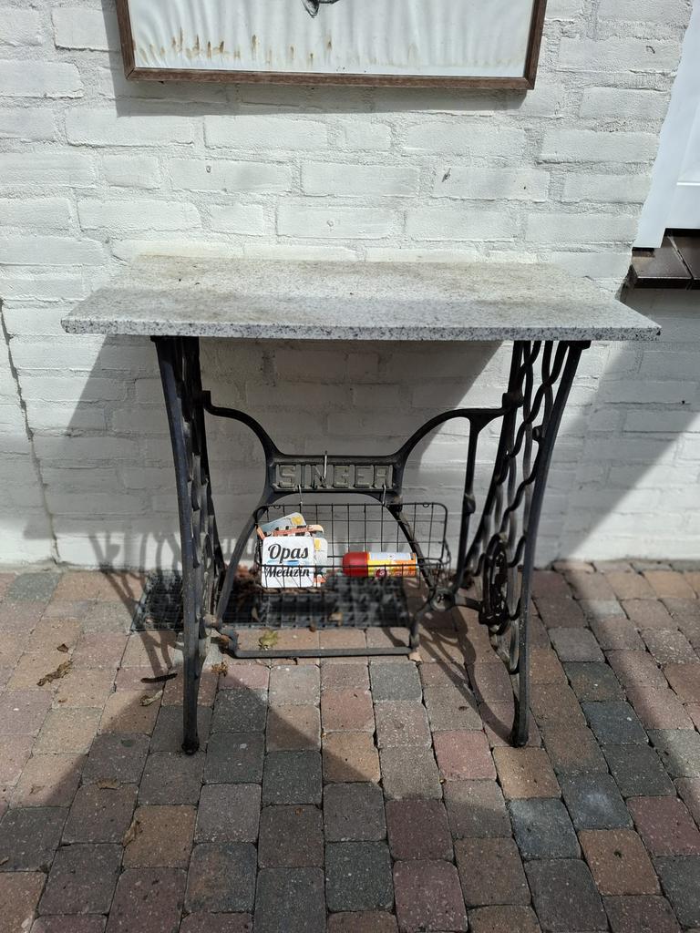 Singer naaimachine tafel met marmeren blad, Ophalen