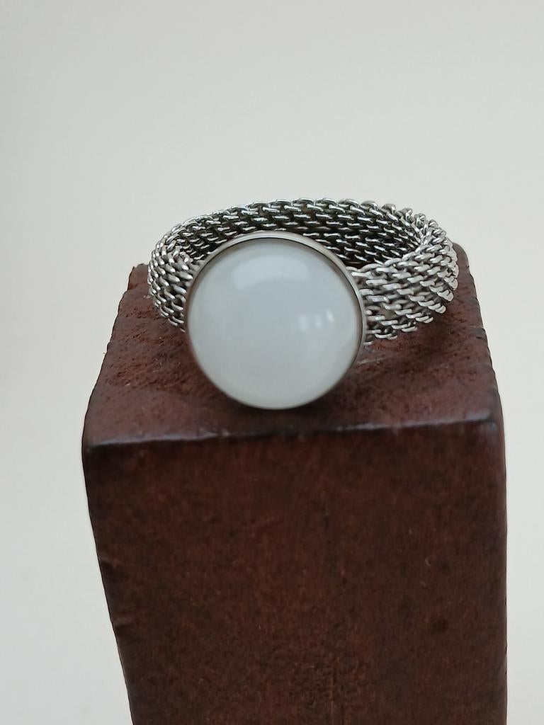 Skagen Milaneese ring met maansteen, maat 17.8, Sieraden, Tassen en Uiterlijk, Ringen, Ophalen of Verzenden