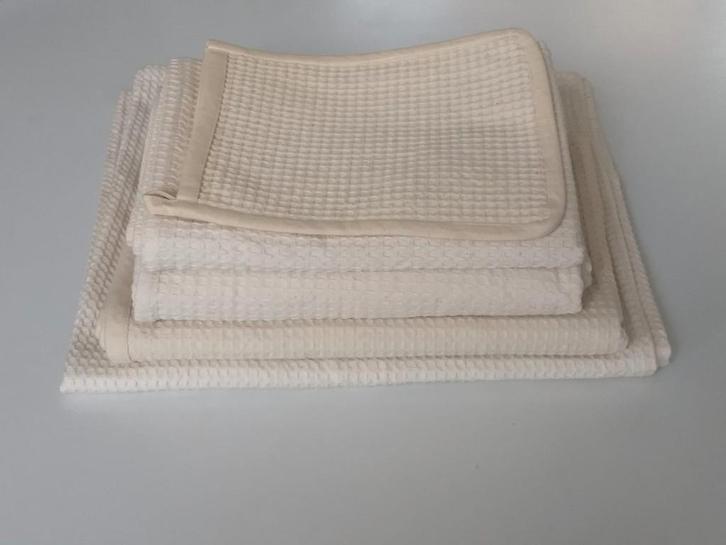 Mooie partij handdoeken van ongebleekt katoen., Huis en Inrichting, Badkamer | Badtextiel en Accessoires, Nieuw, Handdoek, Wit