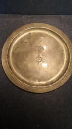 Antieke messing schaal met monogram, 19e eeuw, Antiek en Kunst, Ophalen of Verzenden